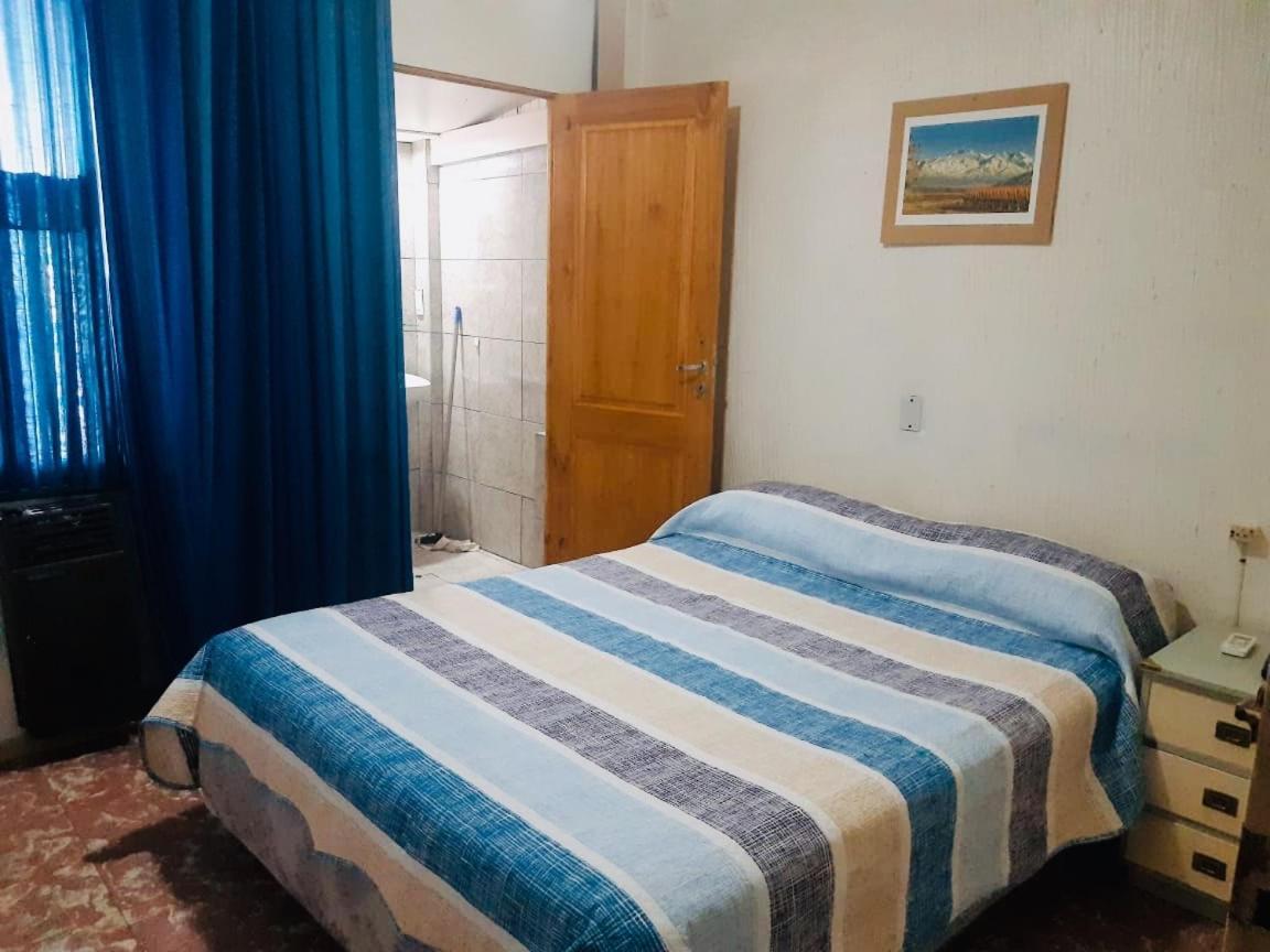 Hostel Otro Mundo Capdevila エクステリア 写真