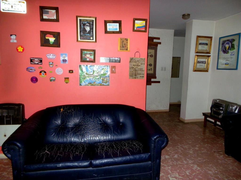 Hostel Otro Mundo Capdevila エクステリア 写真