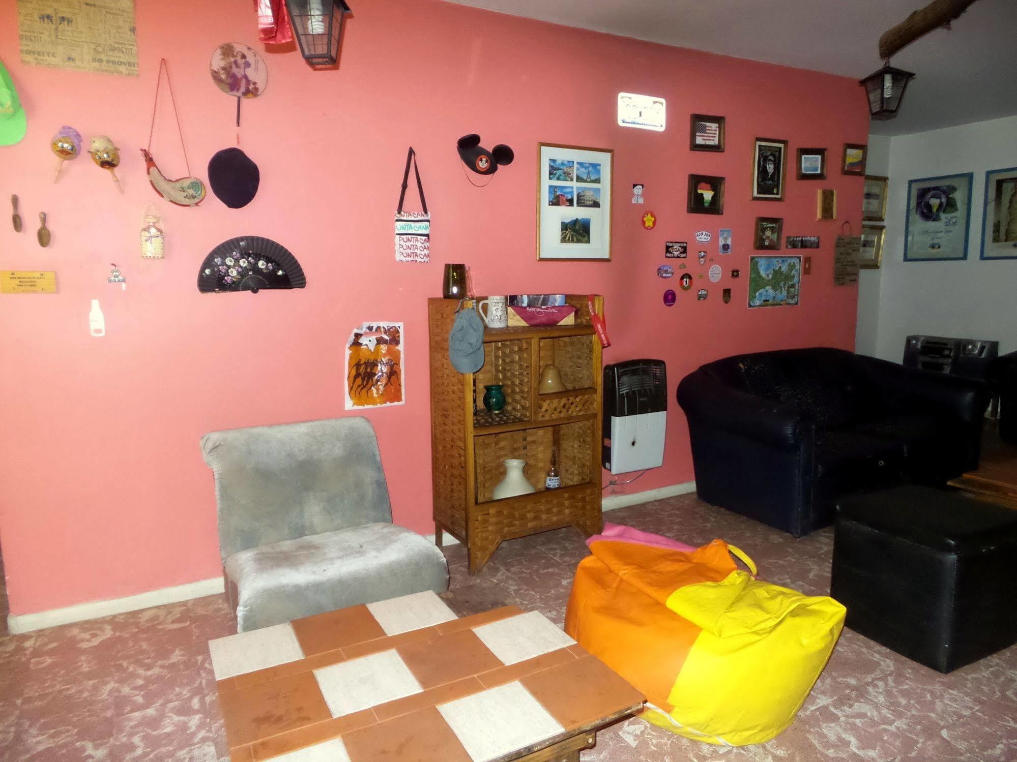 Hostel Otro Mundo Capdevila エクステリア 写真