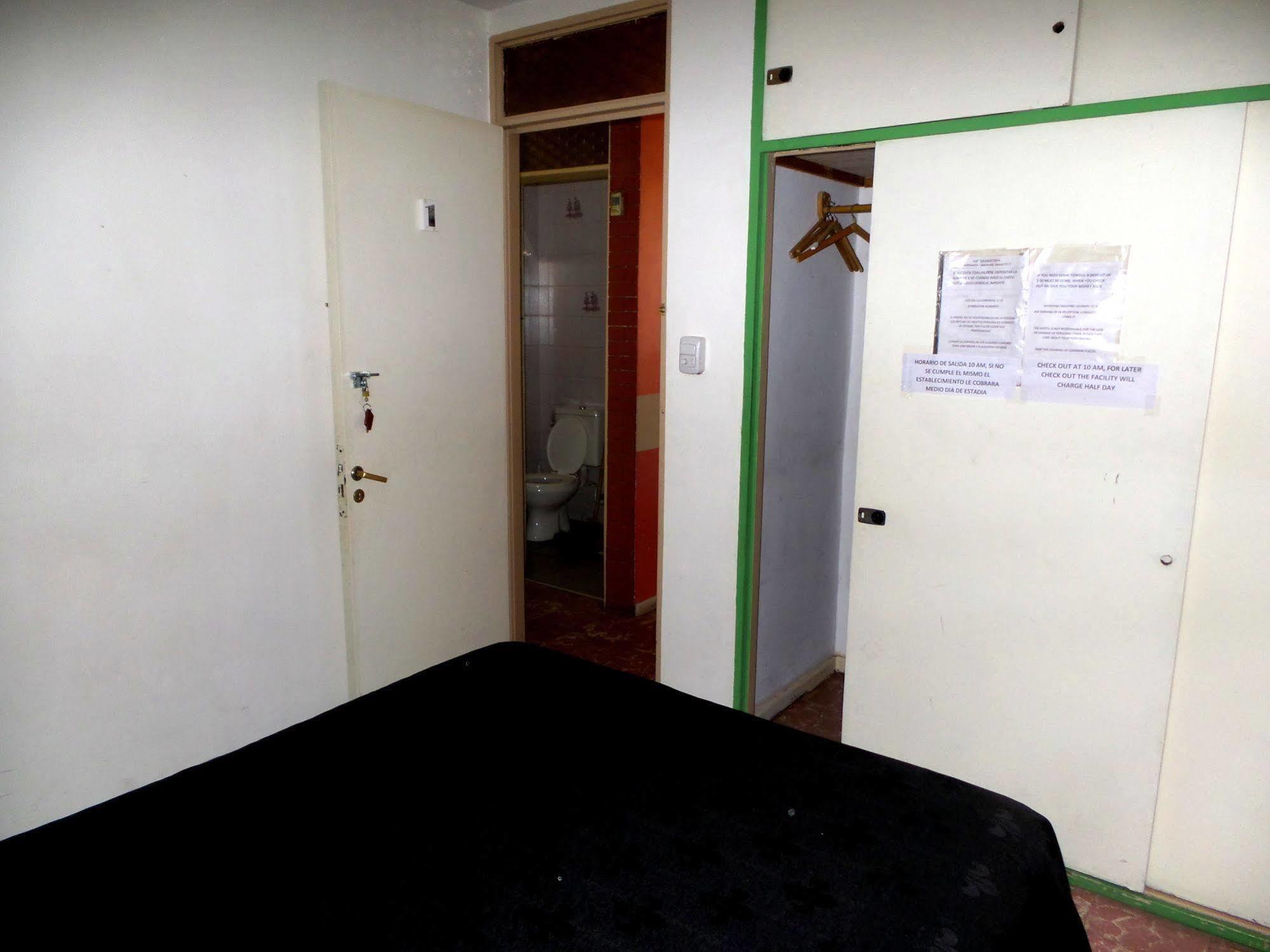 Hostel Otro Mundo Capdevila エクステリア 写真