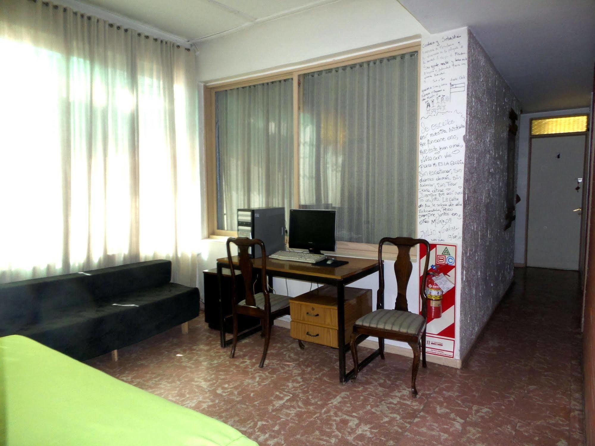 Hostel Otro Mundo Capdevila エクステリア 写真