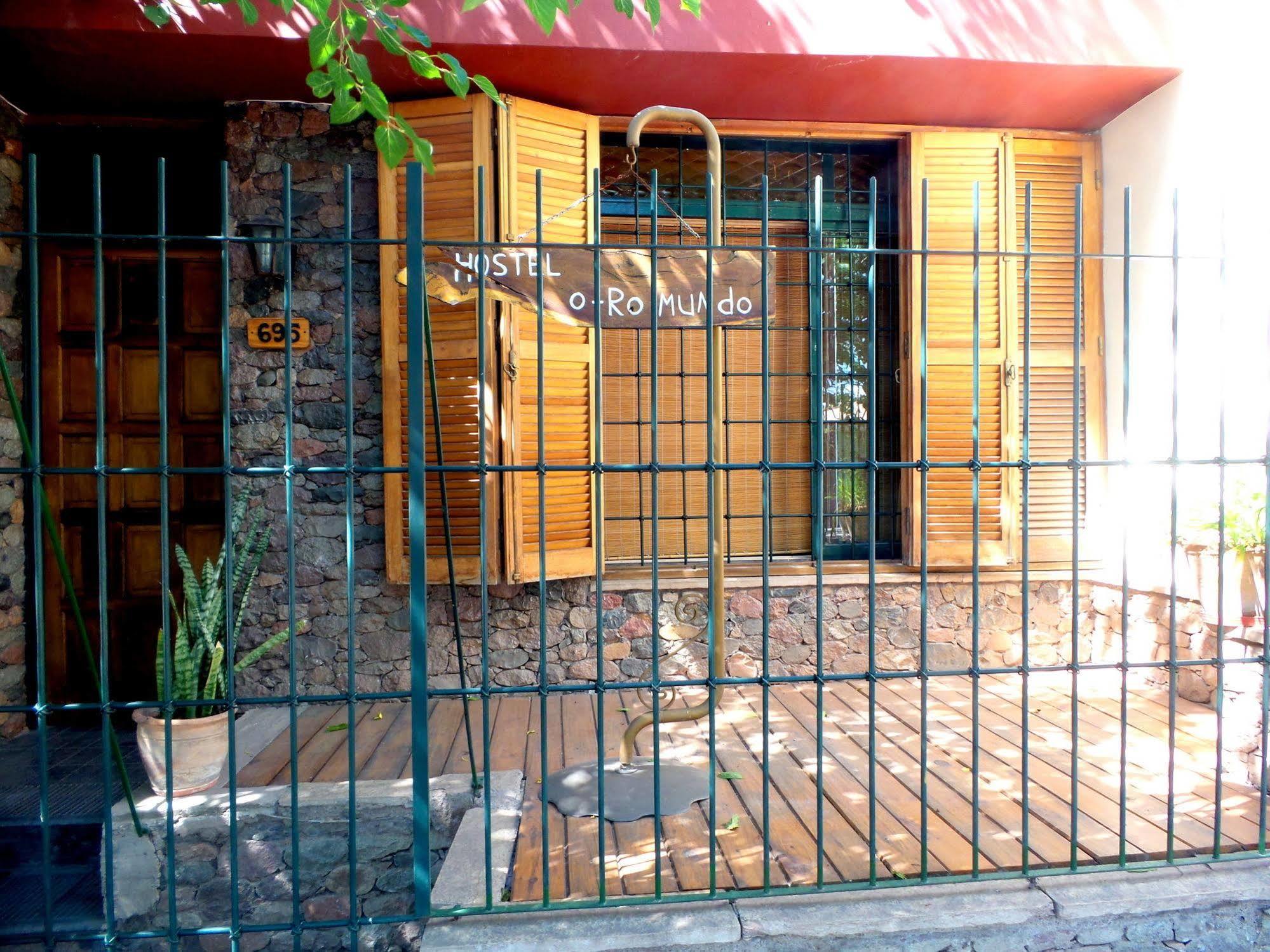 Hostel Otro Mundo Capdevila エクステリア 写真